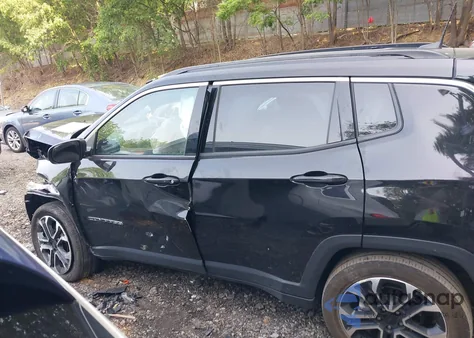 2023 Jeep Compass Limited 4X4 from USA, damaged, VIN 3C4NJDCN9PT563045